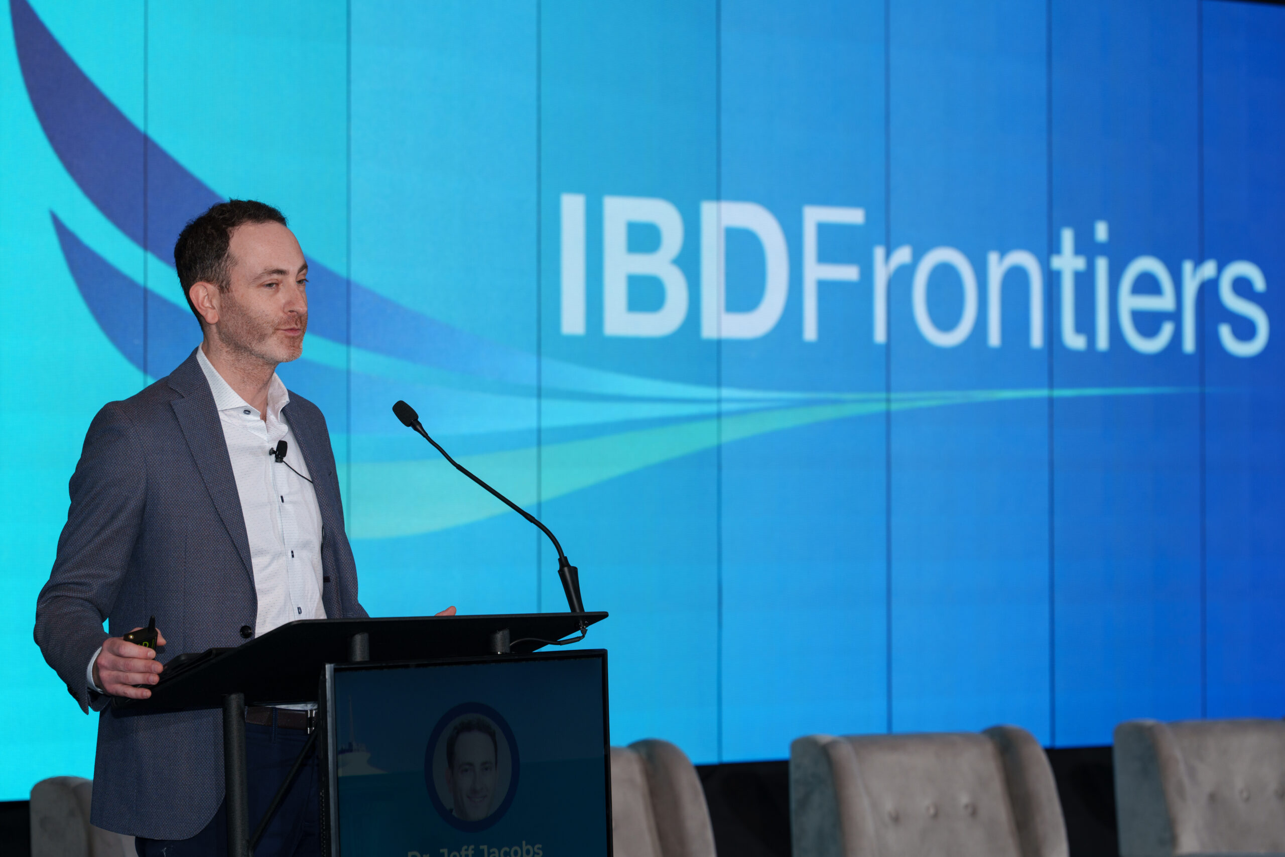 Professional event coverage featuring candid moments, environmental portraits, and storytelling details. Documented in Seattle by PhotoYari Professional event photo coverage featuring candid group interactions, decor highlights, and natural light portraits. Captured by PhotoYari Photography in Seattle, WA.